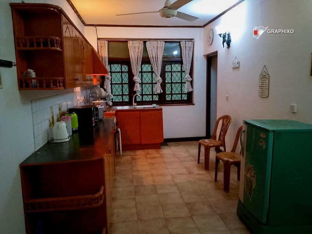 Ceylon Travel And Stay Lodge Battaramulla Exterior photo
